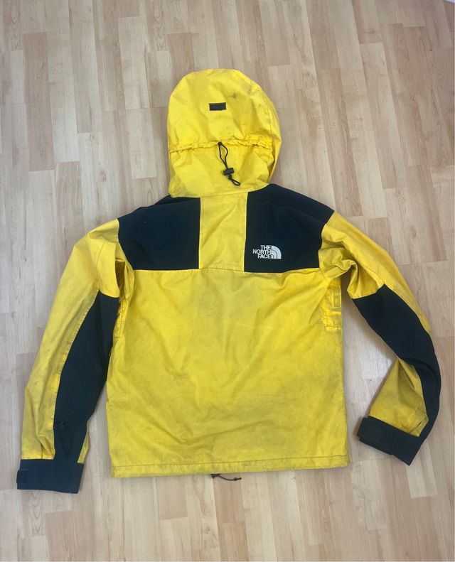 Chaqueta The North Face Vintage Amarilla y Negra