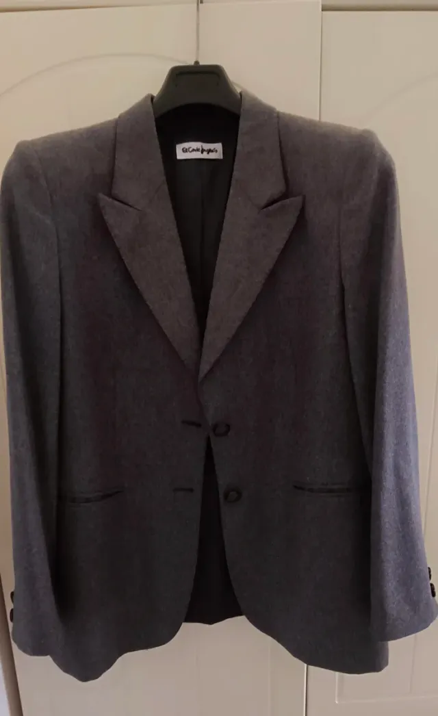 Americana El Corte Inglés gris muy suave al tacto