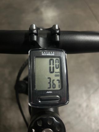 Bicicleta de montaña plateada