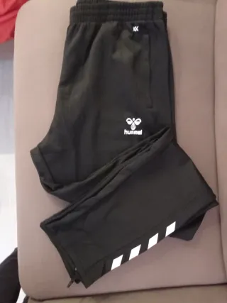 Pantalón chándal negro Hummel