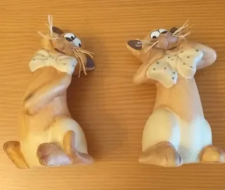 Coppia di gatti decorativi in ceramica