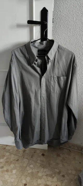 Camisa gris manga larga