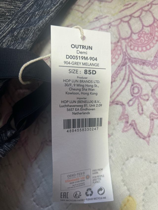 Sujetador deportivo gris y negro