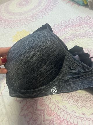 Sujetador deportivo gris y negro