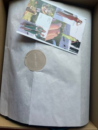 Vestido de graduación verde botella con abertura