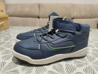 Botas cortas azules y verdes