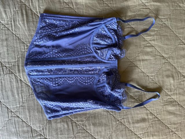 Corsé lencero azul con encaje