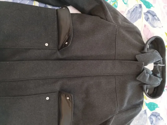 Abrigo Mango Gris con Capucha