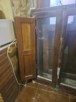 Ventana de madera antigua