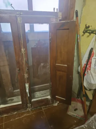 Ventana de madera antigua