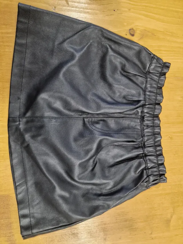 Falda simil piel niña T.8