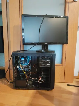 PC con pantalla BenQ