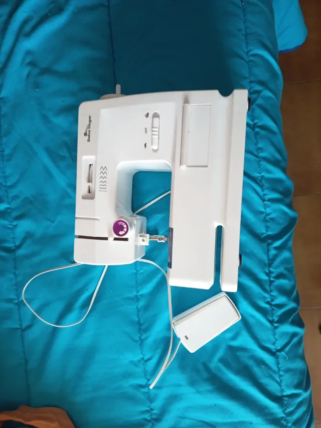 Máquina de coser Delta Hogar