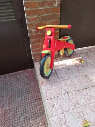 Bicicleta de madera para niños