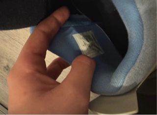 Jordan 4 University Blue Trattabile