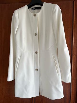 Abrigo largo Zara blanco
