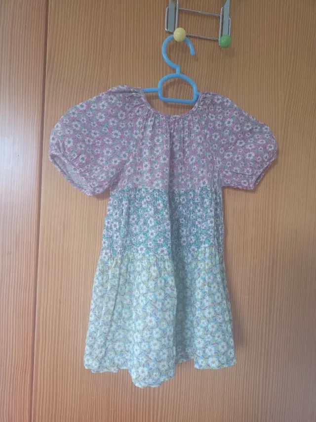Vestido niña estampado floral. T 2-3 años de Zara