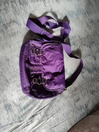 Bolso morado United Colors of Benetton