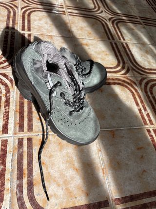 Zapatos de seguridad grises talla 36