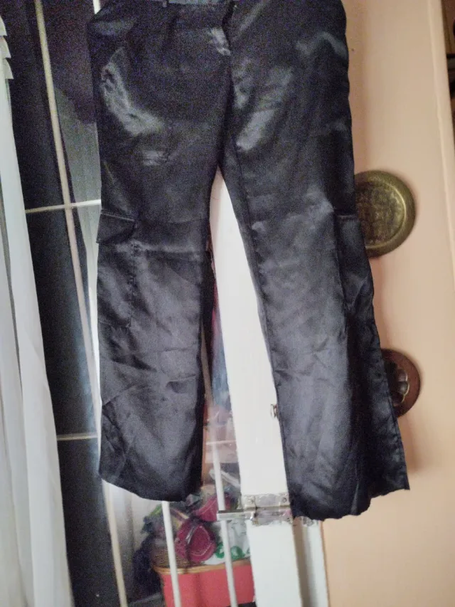 Pantalones negros satinados