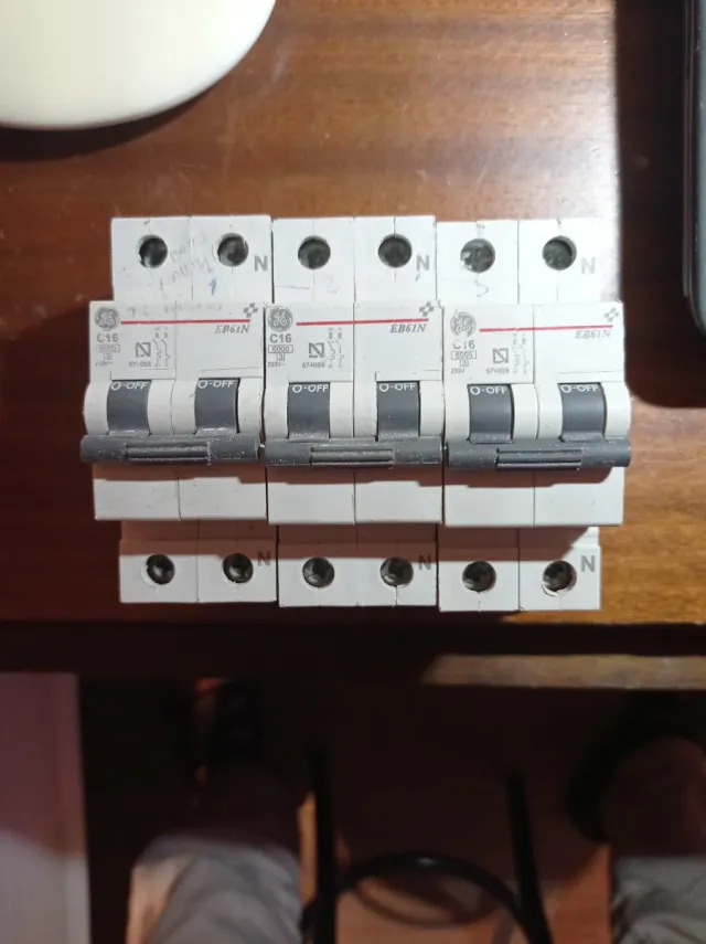 mecanismo automaticos Termomagnéticos