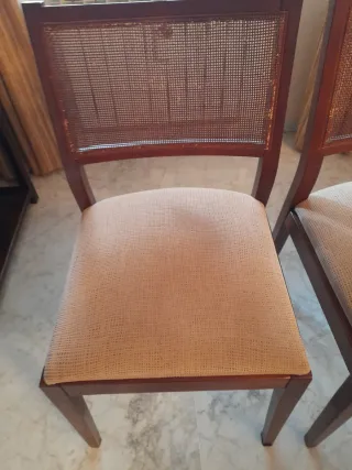4 Sillas de Comedor Tapizadas Madera