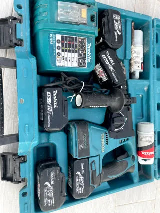 Maletín Makita con Cargador y Baterías.