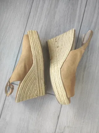 Sandalias esparto beige y marrón