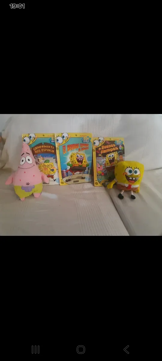 Libros y muñecos Bob Esponja