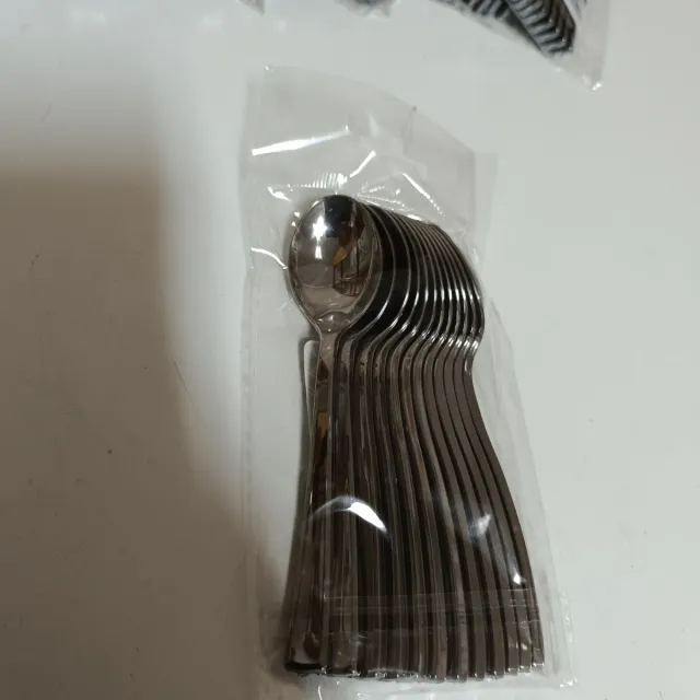 Cubiertos de plástico imitación acero