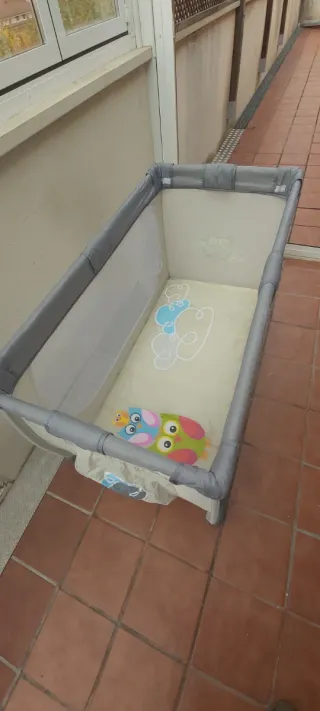 Cuna de viaje Babies R Us.