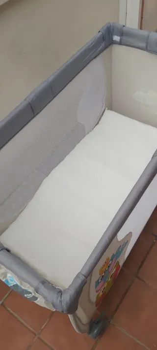 Cuna de viaje Babies R Us.