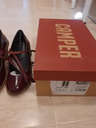 Zapatos Camper charol granate mujer
