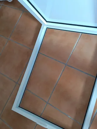 Ventana aluminio blanca opaca