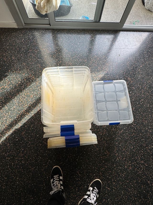 Baúles de plástico transparentes apilables