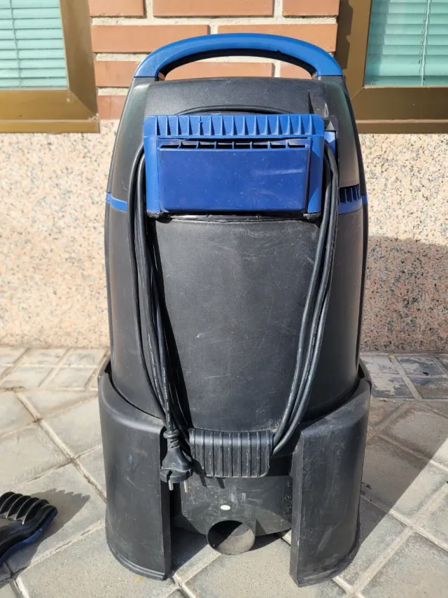 Aspiradora de lodos Oase