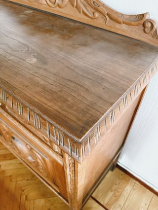 Taquillón antiguo madera maciza tallada