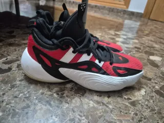 Zapatillas Baloncesto Adidas Trae Unlimited Negras