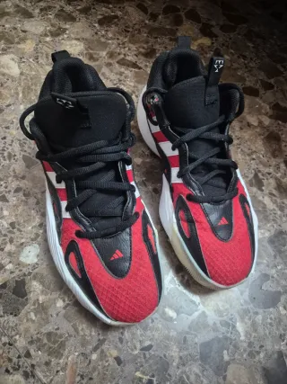 Zapatillas Baloncesto Adidas Trae Unlimited Negras