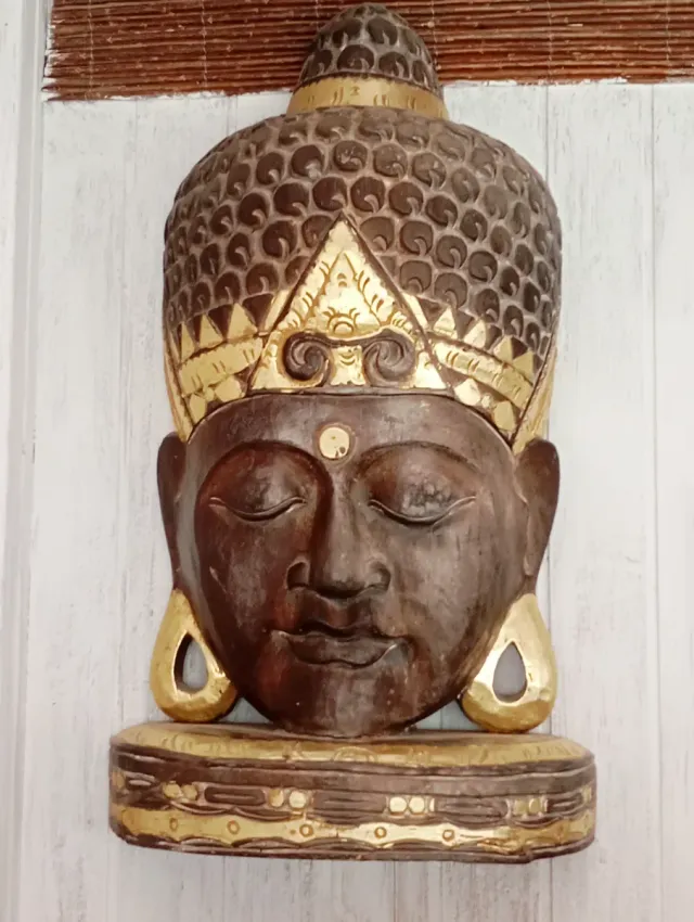 Máscara buda madera dorada Indonesia