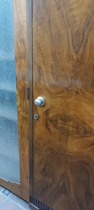 Armario antiguo 3 puertas madera y cristal