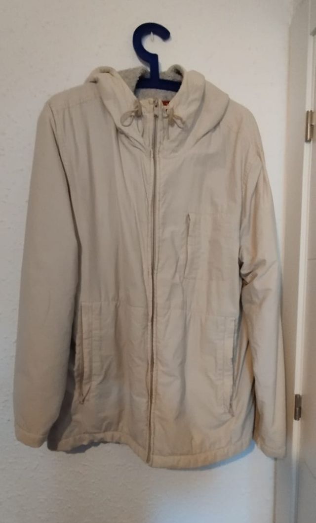 Chaqueta beige L.O.G.G. con capucha