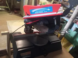 Máquina de carpinteria. Ingletadora. EIN-POR.