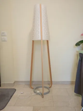 Lampada da terra Ikea