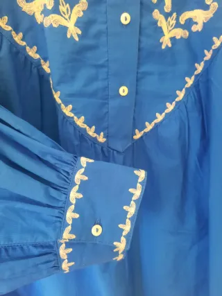 Camisa Zara bordada azul