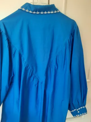 Camisa Zara bordada azul