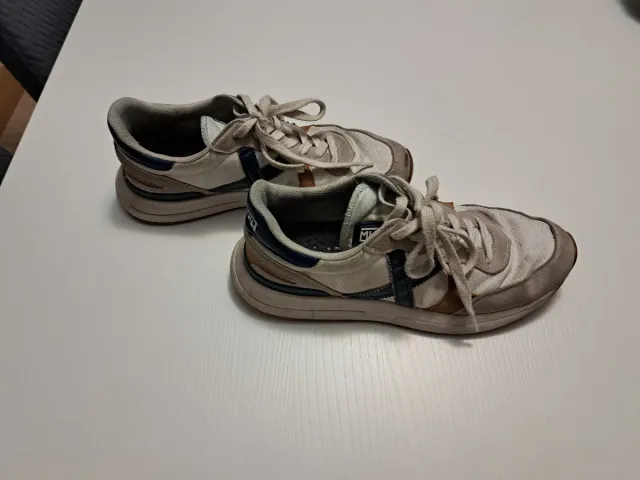 Zapatillas Munich Beige y Azul