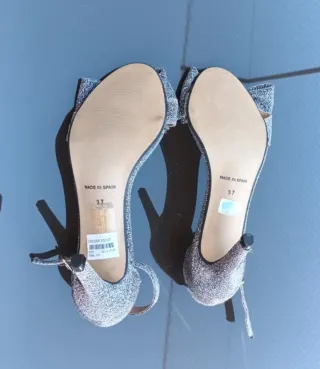 Zapatos de fiesta plateados talla 37. SIN ESTRENAR