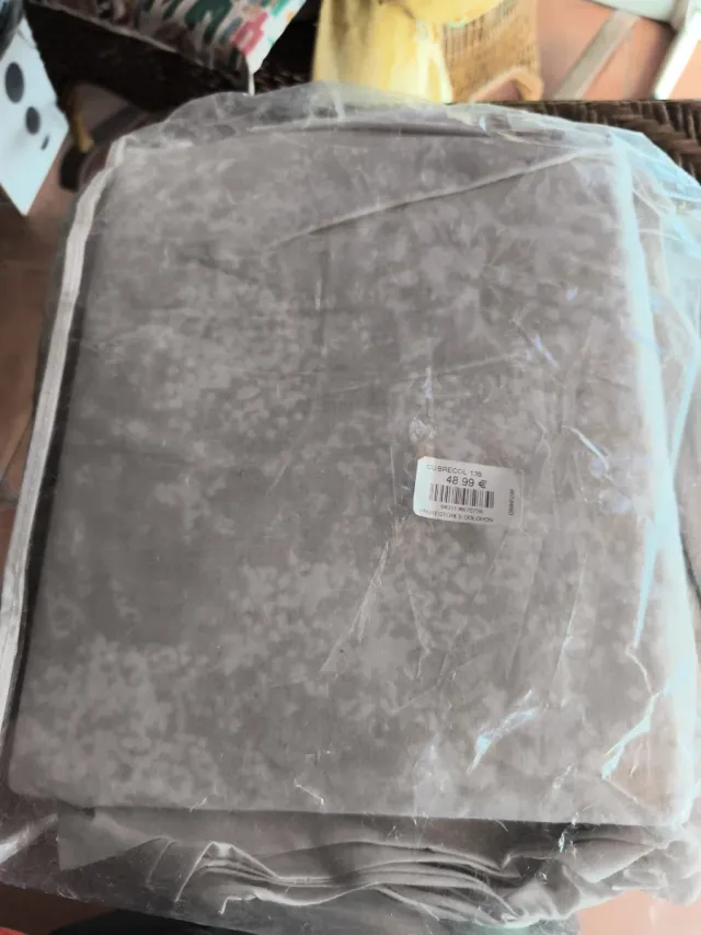 Protetor de colchão cinza poliéster