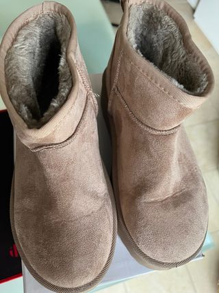 ISABAC Stivaletti Bassi Pelosi Beige/Marrone